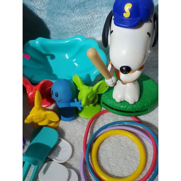 Mixed Random Kid Junk Drawer Toy Lot Snoopy TMNT Yoshi AS/IS - Picture 4 of 6